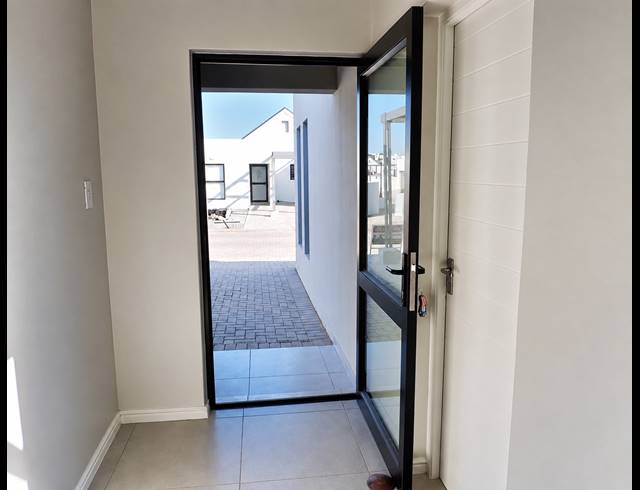 2 BEDROOM HOUSE FOR SALE IN LAGUNA